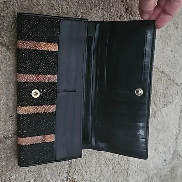 Genuine Black Exotic Stingray Unisex Leather Wallet - Picture 3 of 4